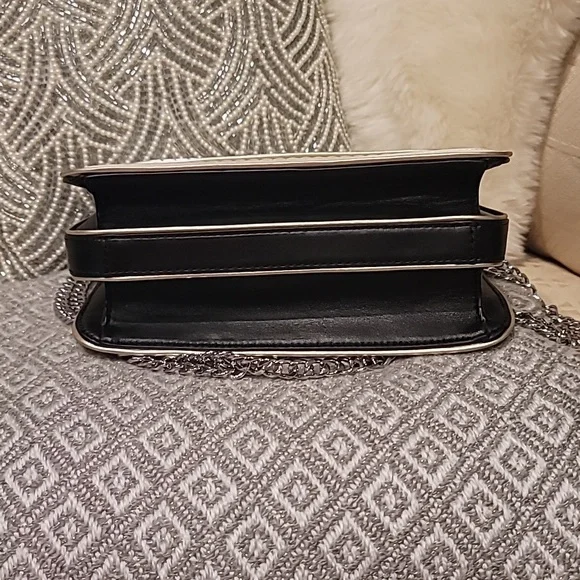 Tory Burch quilted leather shoulder bag - Picture 8 of 15